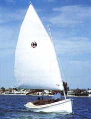 Com-Pac Picnic Cat Sailboat