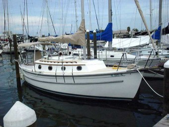 Com-Pac 27 At Dock, ss portlights - Photo of Com-Pac 27/3 sail boat