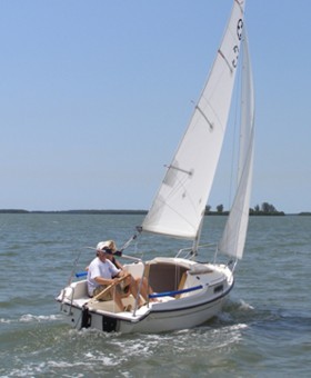 Com-Pac Legacy - Fun Sailing - Photo of Com-Pac Legacy sail boat